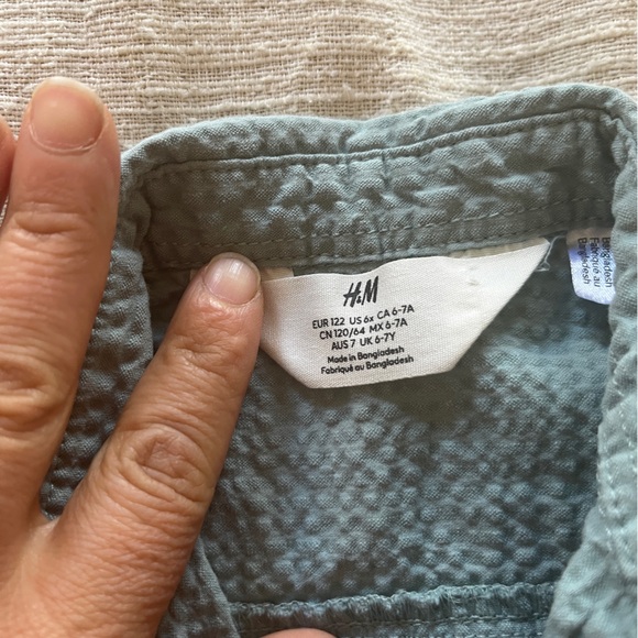 H&M//BOYS MATCHING SET/ PANTS ANS BUTTON DOWN - Picture 4 of 9